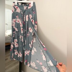 Floral Blue Pleated pants